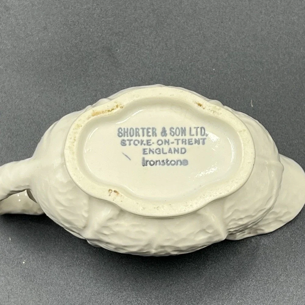 Shorter & Son Ltd Cabbage Leaf Ironstone Gravy Boat Creamer England Cream 5.5